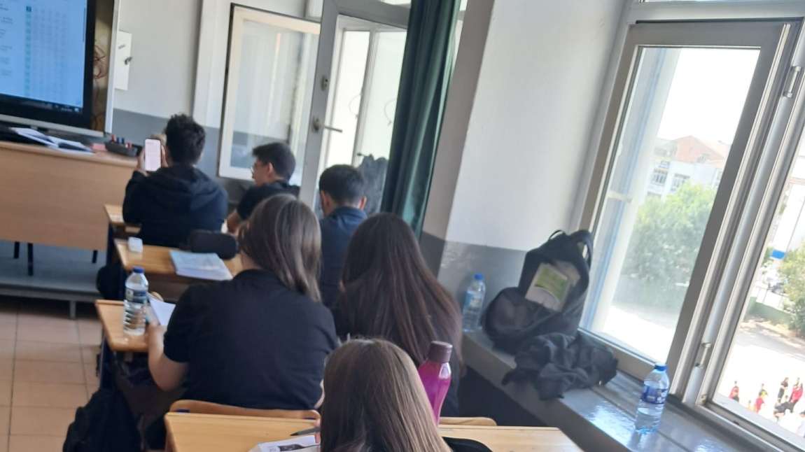 12. SINIF ÖĞRENCİLERİMİZ MEBİ DENEME SINAVLARINI OLDULAR
